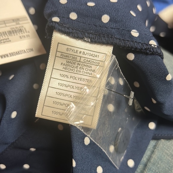 NWT BB DAKOTA half sleeve blouse - Picture 4 of 4